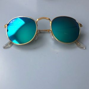 Round Rim Ray Bans